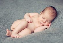 Советы молодым родителям — что должен уметь новорожденный ребенок в 1 месяц: перечень основных навыков развития