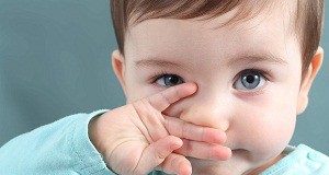 Как и чем лечить насморк у ребенка 1 год: лекарственные препараты и действенные средства народной медицины