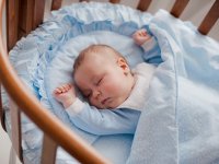 как приучить ребенка спать в своей кроватке