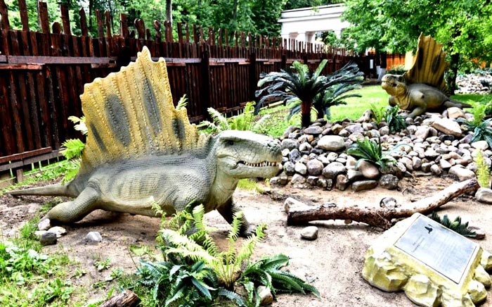 Детский парк с Парком динозавров