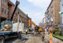 До конца лета на центральной улице Владивостока отремонтируют тротуары и проезжую часть